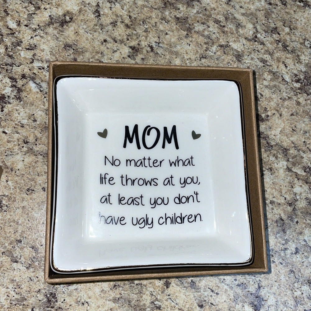 Joycuff MOM Ceramic Ring Dish Jewelry Tray. New in Box.